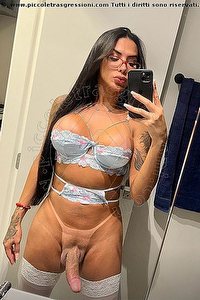 Foto selfie hot trans escort Julia Azevedo Milano 3928625388