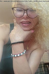Foto selfie trans Monica Gentile Pavia 3922930139