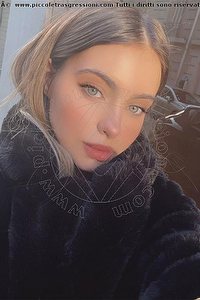 Foto selfie girls Olena Verona 3319929813