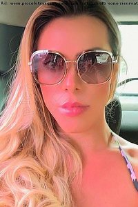 Foto selfie trans escort Rayssa Victoria Vicenza 3926921239