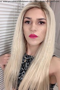 Foto selfie trans Giulia Araujo Torino 3273719219