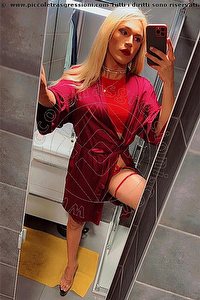 Foto selfie trans escort Giulia Araujo Torino 3273719219