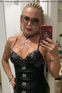 Foto selfie trans Victoria Markez Rimini 3318935376