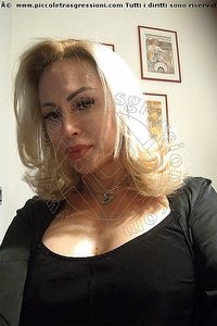 Foto selfie trans Victoria Markez Rimini 3318935376